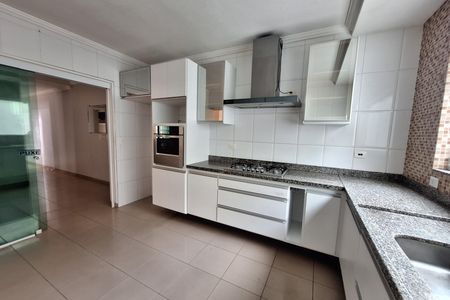 Casa para alugar com 212m², 4 quartos e 5 vagas Casa para alugar com 212m², 4 quartos e 5 vagasCozinha