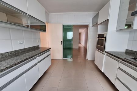 Casa para alugar com 212m², 4 quartos e 5 vagas Casa para alugar com 212m², 4 quartos e 5 vagasCozinha