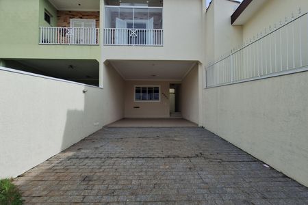 Casa para alugar com 212m², 4 quartos e 5 vagas Casa para alugar com 212m², 4 quartos e 5 vagasGaragem