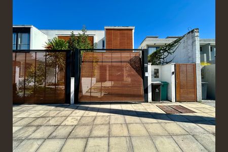Casa para alugar com 140m², 3 quartos e 2 vagas Casa para alugar com 140m², 3 quartos e 2 vagasFachada