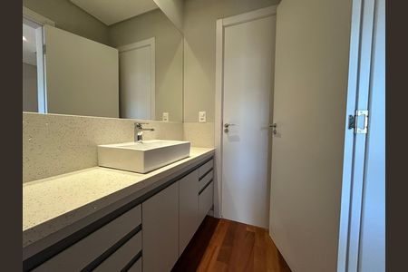 Casa para alugar com 140m², 3 quartos e 2 vagas Casa para alugar com 140m², 3 quartos e 2 vagasBanheiro