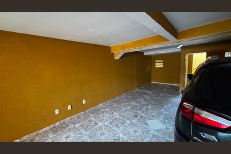 Casa para alugar com 110m², 2 quartos e 3 vagas Casa para alugar com 110m², 2 quartos e 3 vagasGaragem