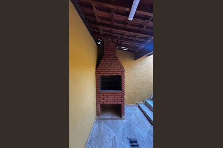 Casa para alugar com 110m², 2 quartos e 3 vagas Casa para alugar com 110m², 2 quartos e 3 vagasQuintal - Area de Serviço
