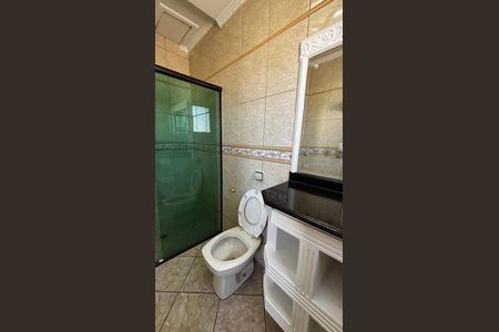 Casa para alugar com 110m², 2 quartos e 3 vagas Casa para alugar com 110m², 2 quartos e 3 vagasBanheiro da Suíte 2