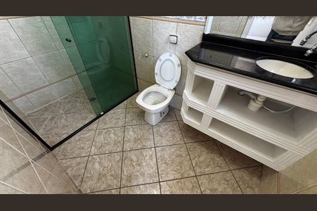 Casa para alugar com 110m², 2 quartos e 3 vagas Casa para alugar com 110m², 2 quartos e 3 vagasBanheiro da Suíte 2