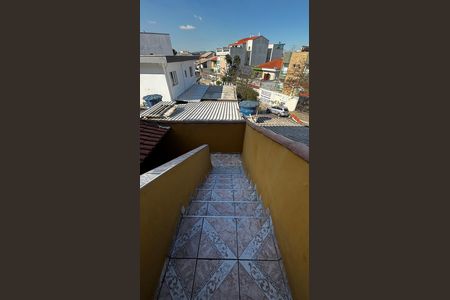 Casa para alugar com 110m², 2 quartos e 3 vagas Casa para alugar com 110m², 2 quartos e 3 vagasEscada