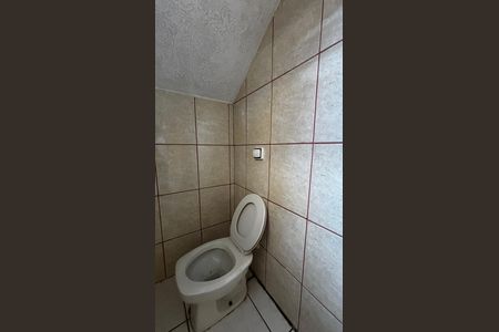 Casa para alugar com 110m², 2 quartos e 3 vagas Casa para alugar com 110m², 2 quartos e 3 vagasQuintal - Banheiro