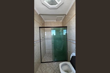 Casa para alugar com 110m², 2 quartos e 3 vagas Casa para alugar com 110m², 2 quartos e 3 vagasBanheiro da Suíte 2