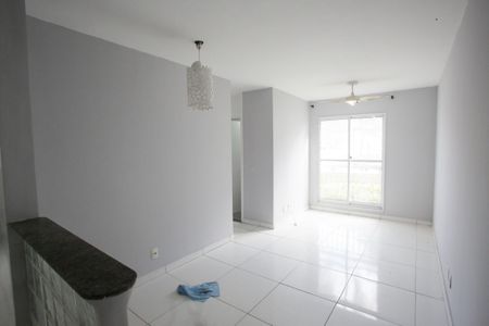 Sala de apartamento para alugar com 2 quartos, 50m² em Taquara, Rio de Janeiro