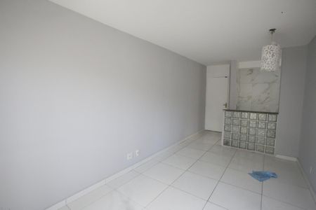 Sala de apartamento para alugar com 2 quartos, 50m² em Taquara, Rio de Janeiro