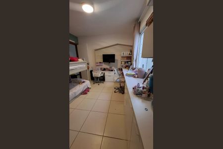 Quarto de casa à venda com 4 quartos, 180m² em Itaipu, Niterói