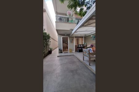 Casa à venda com 180m², 4 quartos e 2 vagasÁrea externa