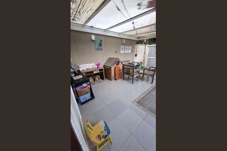Casa à venda com 180m², 4 quartos e 2 vagascomodoÁrea externa