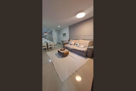 Casa à venda com 180m², 4 quartos e 2 vagasSala