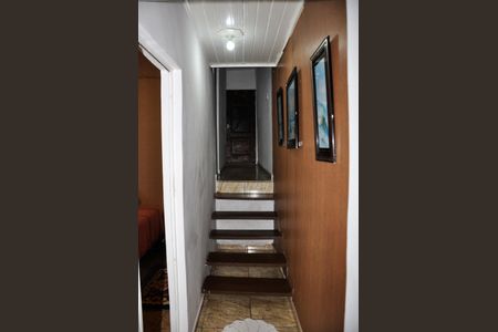 Casa à venda com 180m², 2 quartos e sem vaga Casa à venda com 180m², 2 quartos e sem vagaCorredor Interno