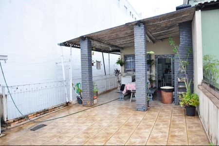 Casa à venda com 180m², 2 quartos e sem vaga Casa à venda com 180m², 2 quartos e sem vagaDetalhe - Área de Serviço e Varanda