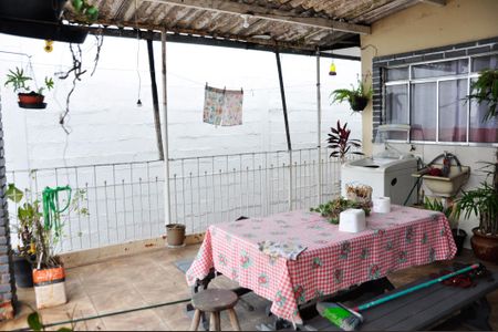 Casa à venda com 180m², 2 quartos e sem vaga Casa à venda com 180m², 2 quartos e sem vagaDetalhe - Área de Serviço e Varanda