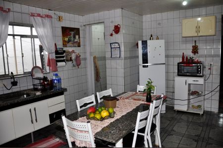 Casa à venda com 180m², 2 quartos e sem vaga Casa à venda com 180m², 2 quartos e sem vagaDetalhe - Cozinha