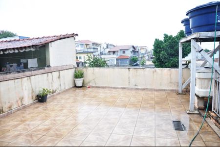 Casa à venda com 180m², 2 quartos e sem vaga Casa à venda com 180m², 2 quartos e sem vagaDetalhe - Área de Serviço e Varanda