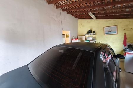 Casa à venda com 112m², 1 quarto e 4 vagas Casa à venda com 112m², 1 quarto e 4 vagasQuintal - Garagem