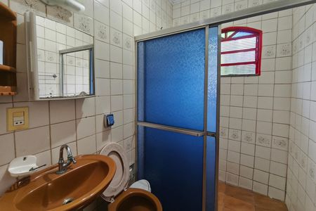 Casa à venda com 112m², 1 quarto e 4 vagas Casa à venda com 112m², 1 quarto e 4 vagasCasa 3 - Banheiro