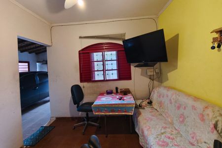 Casa à venda com 112m², 1 quarto e 4 vagas Casa à venda com 112m², 1 quarto e 4 vagasCasa 3 - Sala