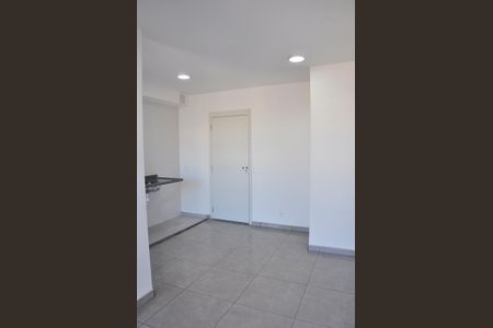Apartamento para alugar com 43m², 2 quartos e sem vaga Apartamento para alugar com 43m², 2 quartos e sem vagaDetalhe - Sala