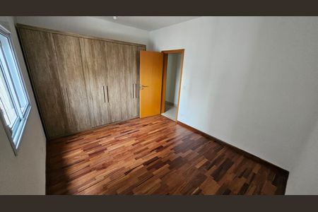 Quarto de apartamento à venda com 4 quartos, 182m² em Campestre, Santo André