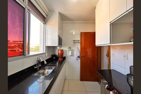 Apartamento à venda com 2 quartos, 105m² em Pedra Azul, Contagem