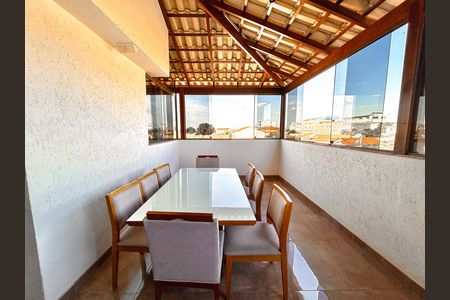 Apartamento à venda com 2 quartos, 105m² em Pedra Azul, Contagem