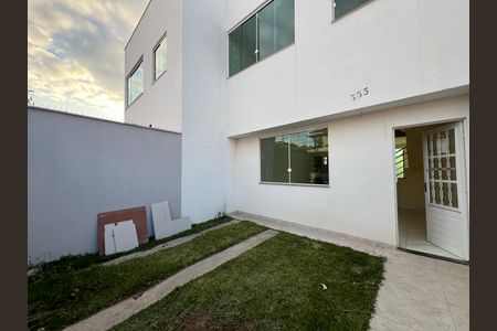 Casa à venda com 3 quartos, 130m² em Copacabana, Belo Horizonte