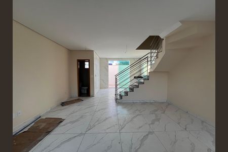 Casa à venda com 3 quartos, 130m² em Copacabana, Belo Horizonte
