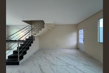 Casa à venda com 130m², 3 quartos e 2 vagas