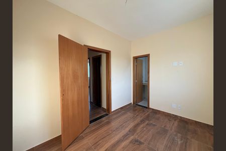 Casa à venda com 3 quartos, 130m² em Copacabana, Belo Horizonte