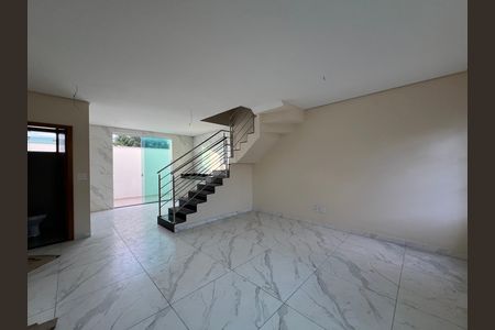 Casa à venda com 3 quartos, 130m² em Copacabana, Belo Horizonte