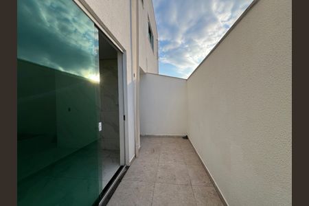 Casa à venda com 130m², 3 quartos e 2 vagas