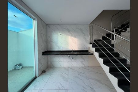 Casa à venda com 3 quartos, 130m² em Copacabana, Belo Horizonte