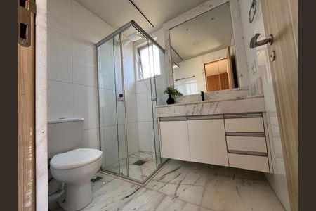 banheiro 2 de apartamento à venda com 2 quartos, 73m² em Vila da Serra, Nova Lima