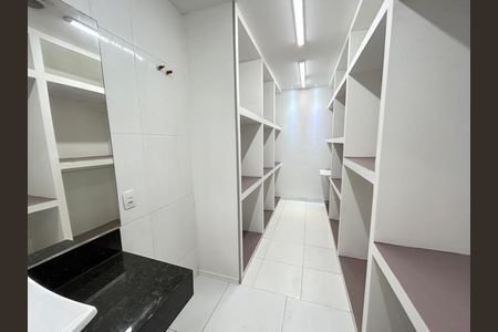 Casa para alugar com 195m², 4 quartos e 1 vagaCloset do quarto 3 - Suíte