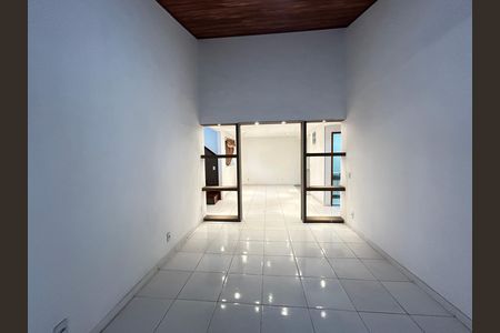 Casa para alugar com 195m², 4 quartos e 1 vagaSala