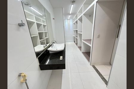 Casa para alugar com 195m², 4 quartos e 1 vagaBanheiro do quarto 3 - Suíte
