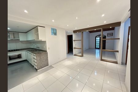 Sala 2 de casa para alugar com 4 quartos, 195m² em Honório Gurgel, Rio de Janeiro