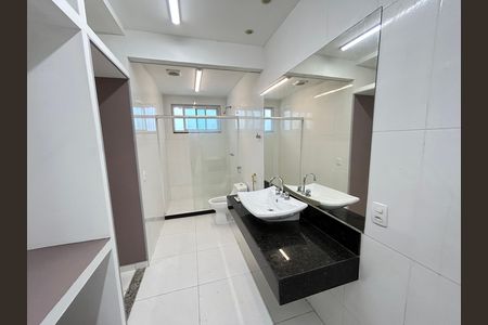Casa para alugar com 195m², 4 quartos e 1 vagaBanheiro do quarto 3 - Suíte