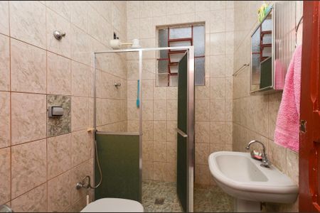 Casa à venda com 450m², 3 quartos e 6 vagasBanheiro 