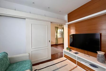 Apartamento para alugar com 104m², 2 quartos e sem vaga Apartamento para alugar com 104m², 2 quartos e sem vagaSala de TV