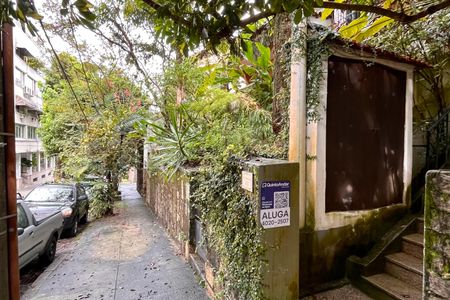 Apartamento para alugar com 104m², 2 quartos e sem vaga Apartamento para alugar com 104m², 2 quartos e sem vagaPlaca