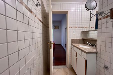 Apartamento para alugar com 104m², 2 quartos e sem vaga Apartamento para alugar com 104m², 2 quartos e sem vagaBanheiro da Suíte