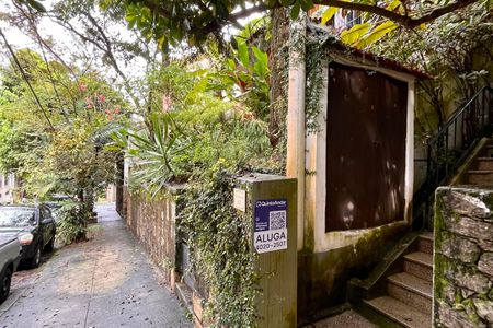 Apartamento para alugar com 104m², 2 quartos e sem vaga Apartamento para alugar com 104m², 2 quartos e sem vagaPlaca