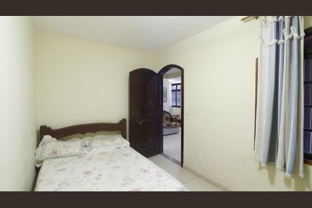 Casa de condomínio para alugar com 220m², 4 quartos e 2 vagasQuarto