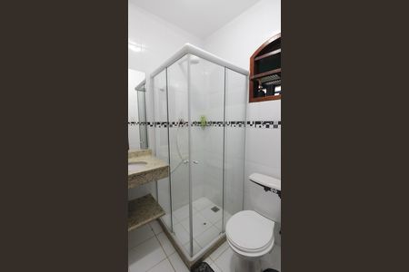 Casa de condomínio para alugar com 220m², 4 quartos e 2 vagasBanheiro 2